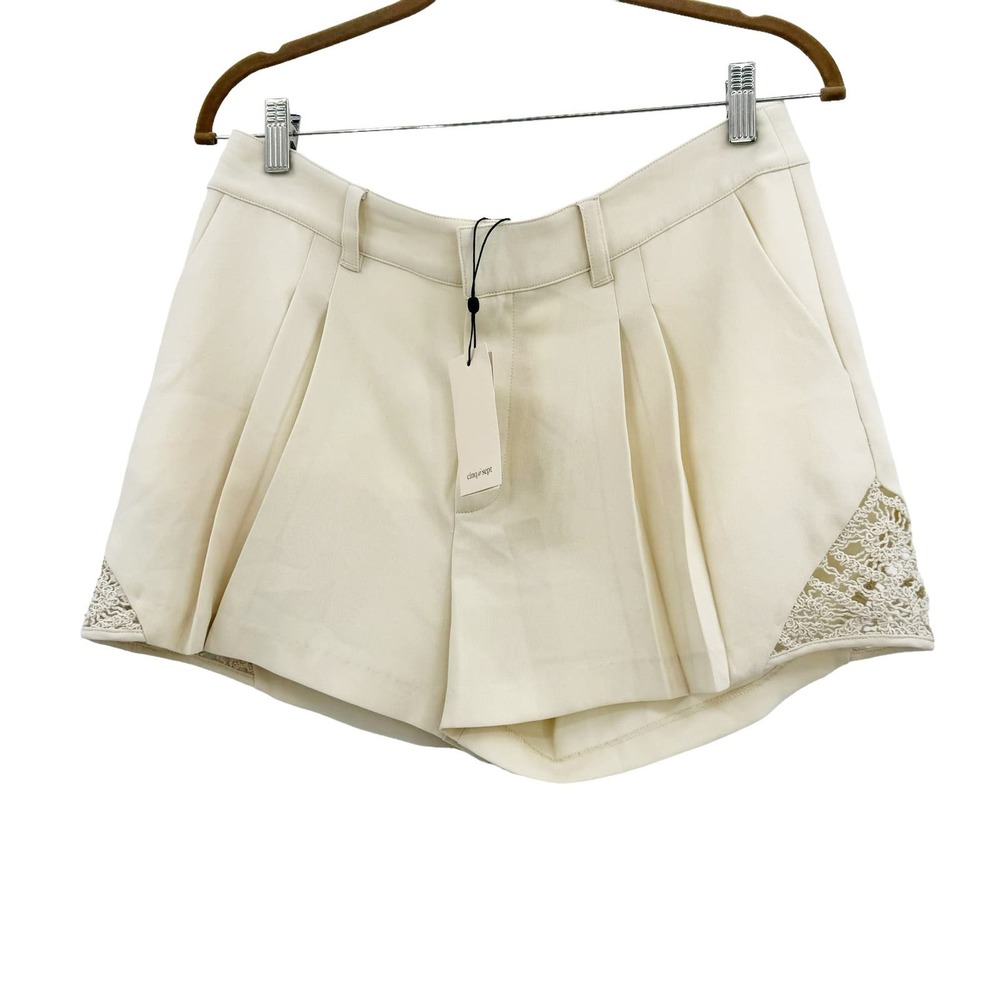 Cinq à Sept Corinna Crochet Lace Shorts Light Plaster Women's Size 6 NWT - Picture 10 of 12